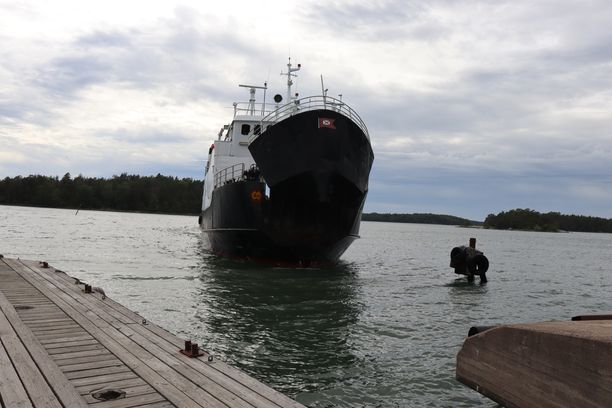 M/s Östern on toinen lauttayhteyksistä, joka on käytössä vain kesäaikaan.