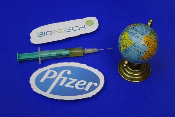 Pfizerin kehittämä rokote antaa maailmalle toivon pandemian päättymisestä. 