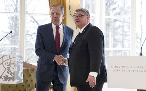 Yle: Venäjän Lavrov sanoo Suomen haluavan Venäjän mukaan uuteen hybridi­keskukseen - Soini kieltää kommen­toineensa