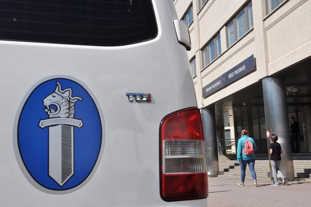 Helsingin poliisijohto vakuuttaa ryhtyneensä ”asianmukaisiin toimiin” sairaustapaukseen liittyen.