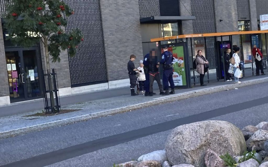 Uhkaava mies heilui puukon kanssa kauppa­keskuksessa Espoossa