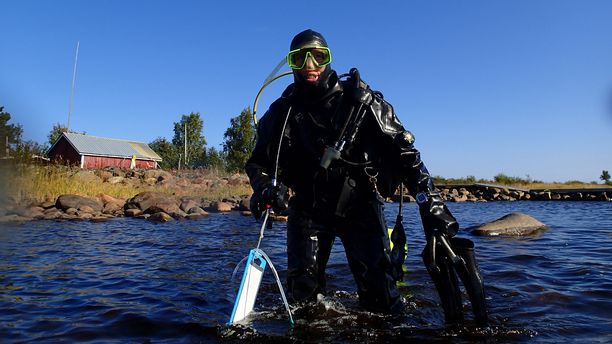 Essi Keskinen, 44, aloitti meribiologian opinnot Oulussa vuonna 1996. Ammatinvalinta oli selvä jo lukioiässä, jolloin hän aloitti sukellusharrastuksen.