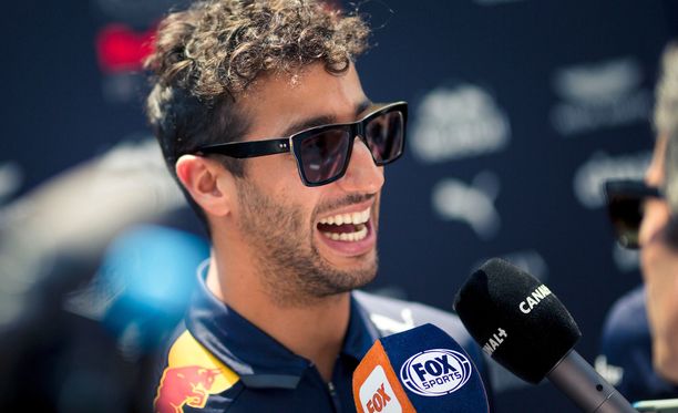 Daniel Ricciardoon näyttää olevan kiinnostusta monessa tallissa.
