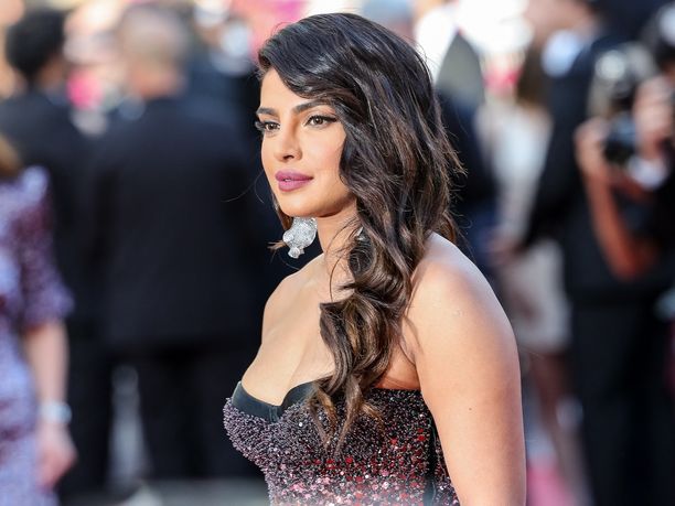 Intialaisnäyttelijä Priyanka Chopra saapui Rocketman-elokuvan ensi-iltaan Cannesissa tällaisessa lookissa.