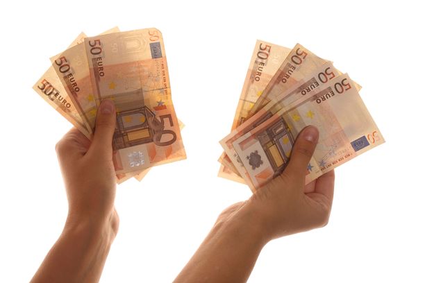 Palkkadata kertoo, missä ilmoitusten perusteella tienataan vähintään 4 000 euroa kuukaudessa.