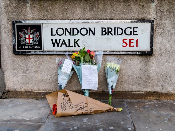 Äärijärjestö Isis väittää London Bridgellä tapahtuneen puukkoiskun tekijän toimineen sen nimissä.