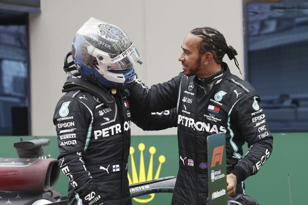 Valtteri Bottas on pistänyt parastaan, mutta Lewis Hamilton on vetänyt usein pidemmän korren.