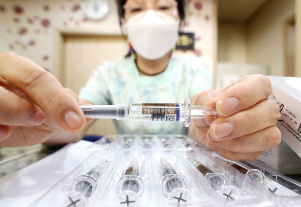 Etelä-Korea haluaa rokottaa yli puolet kansasta influenssaa vastaan. 
