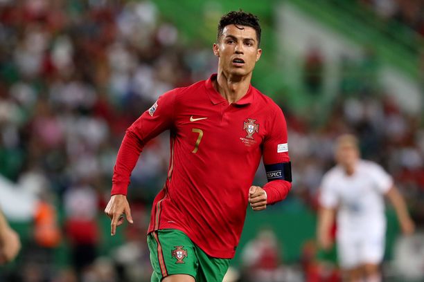 Cristiano Ronaldo, mewakili Manchester United, menjadi kapten Portugal di Liga Bangsa-Bangsa. 