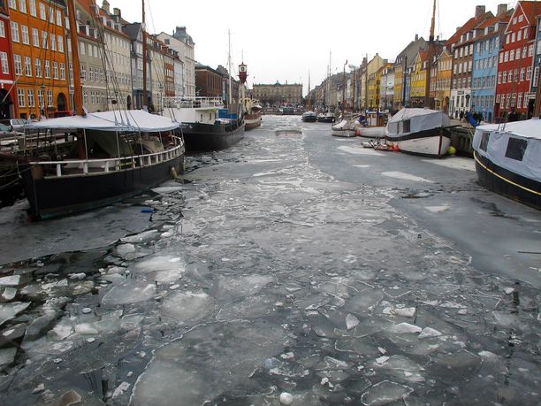Tanskassa on raportoitu sunnuntain tietojen mukaan 183 omikrontartuntaa. Kuvituskuva Kööpenhaminasta. 