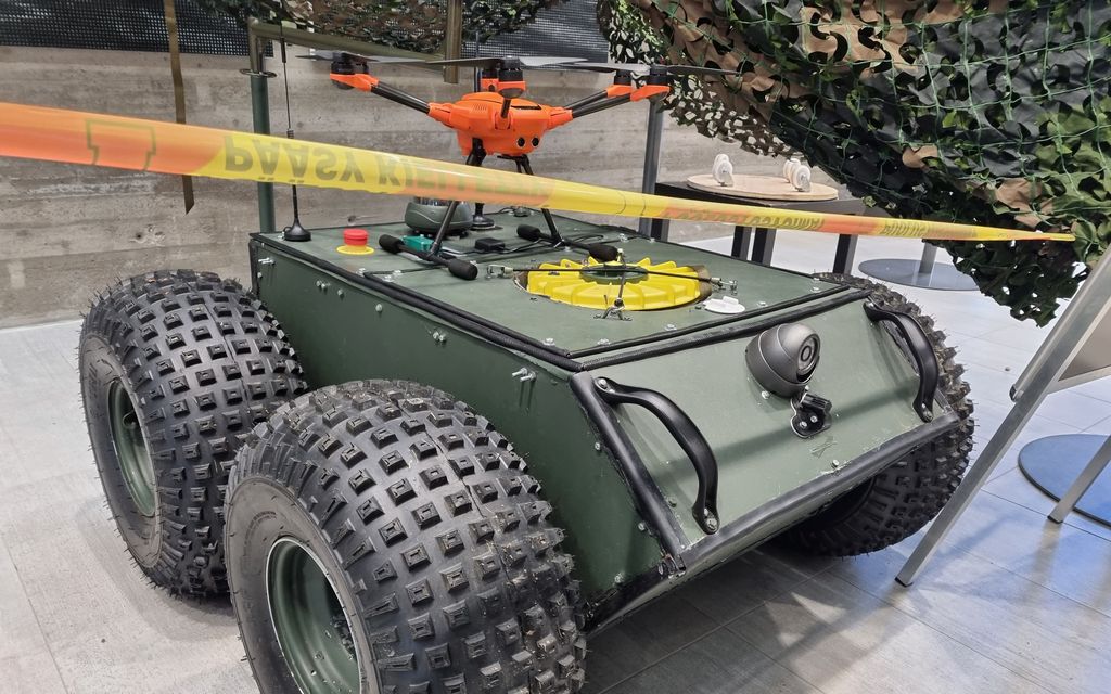 Suomalais­keksijän robotti aiheuttaa paniikkia sotilaille: Ratkaiseeko Laykka tulevaisuuden taisteluita?