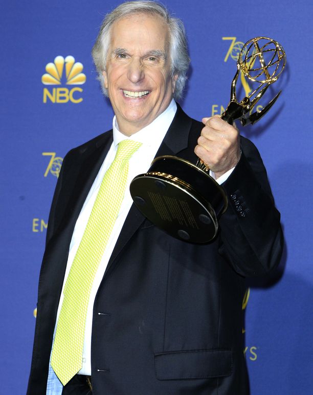Henry Winkler sai elämänsä ensimmäisen Emmy-palkinnon.
