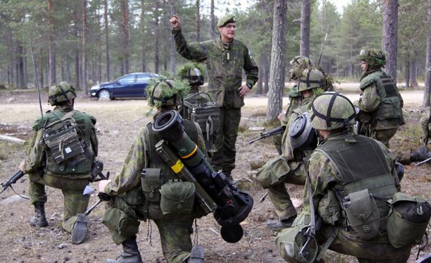 HS: Armeija Kolminkertaisti Kertausharjoituksiin Kutsuttavien Määrän