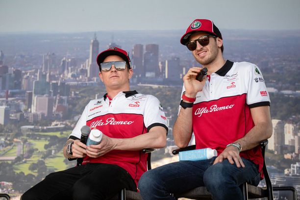 Kimi Räikkönen ja Antonio Giovinazzi osallistuivat huvittavaan videoon.