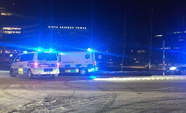 Kaksi miestä löytyi päähän ammuttuna autosta Kistassa.