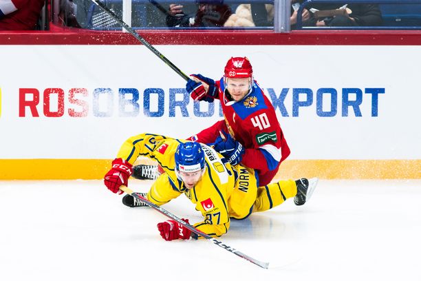 Venäjä pääsi Ruotsin selkään Hartwall-areenassa. Kuvassa Venäjän toisen maalin tehnyt Jevgeni Ketov.