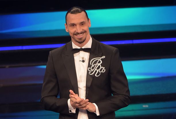 Zlatan on hurmannut italialaiset muun muassa kielitaidollaan. Hän pudottelee harvakseltaan italiaa, ja laulaakin Sanremon festivaaleilla. Tai ainakin liikuttelee huuliaan laulun mukana.
