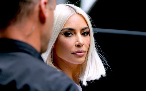 Kim Kardashian otti yhteyttä terapeuttiin – jännitti lastensa ja uuden kumppaninsa tapaamista 