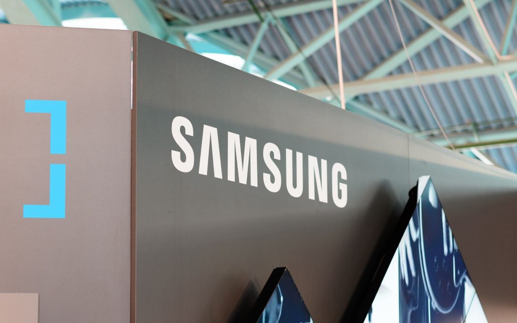 Samsungia syytettiin huijauksesta – Myöntävät tekoälyn parantavan puhelimella kuvia