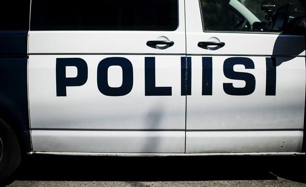 Lounais-Suomen poliisi tviittasi illan ja yön tapahtumista 331 kertaa