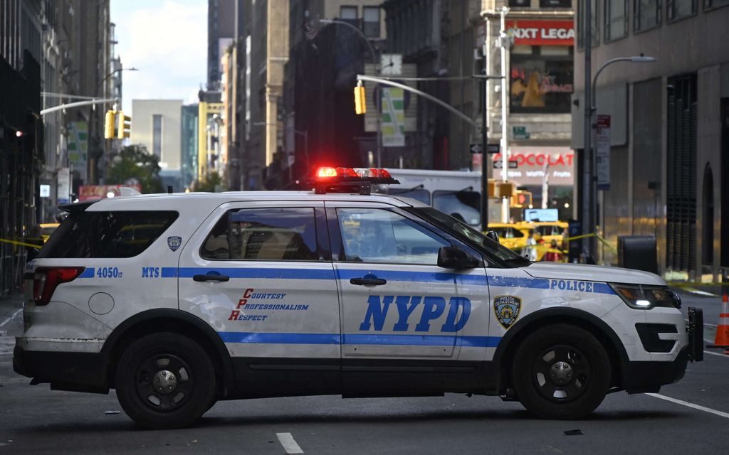 Nainen putosi kaivoon New Yorkin kadulla – Kuoli