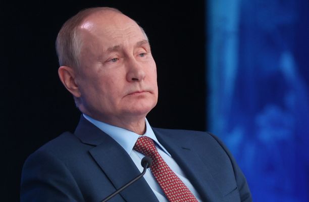 Kun Neuvostoliitto romahti, Vladimir Putin kutsui sitä 1900-luvun suurimmaksi geopoliittiseksi katastrofiksi. 