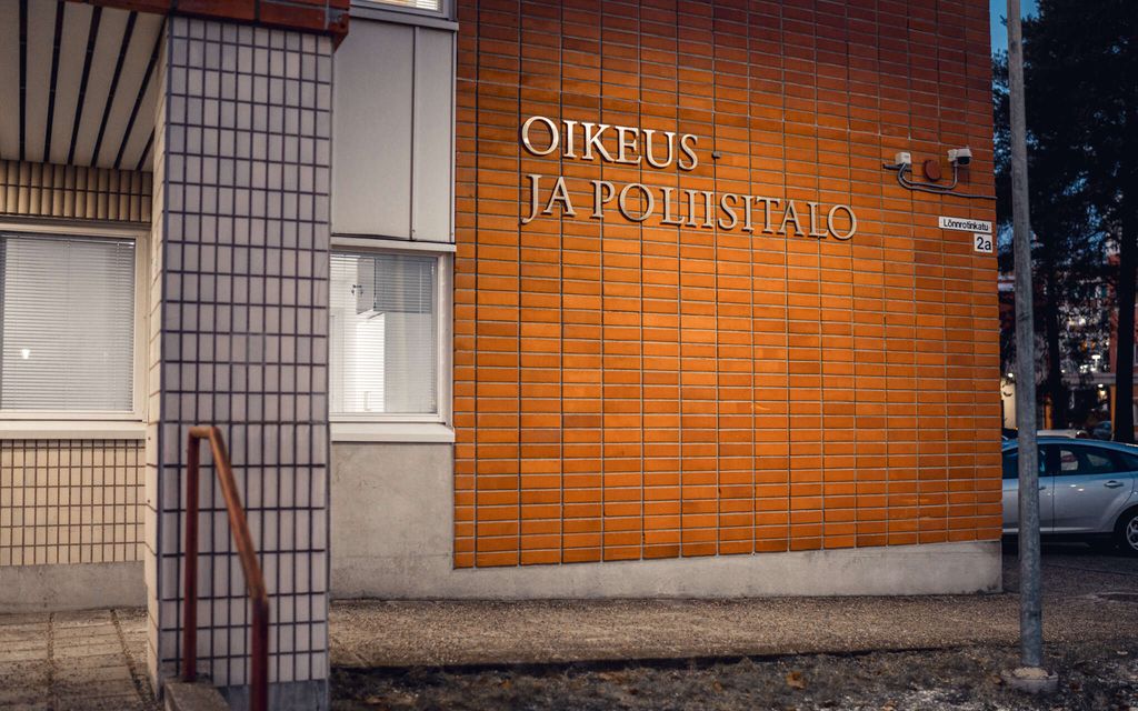 Nuori isä tukisti, puristi ja tukahdutti vauvaansa Kainuussa