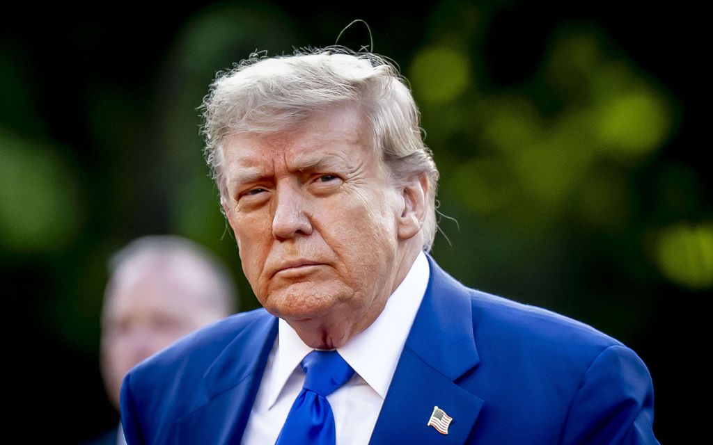 Trump rikkoi pukuetikettiä