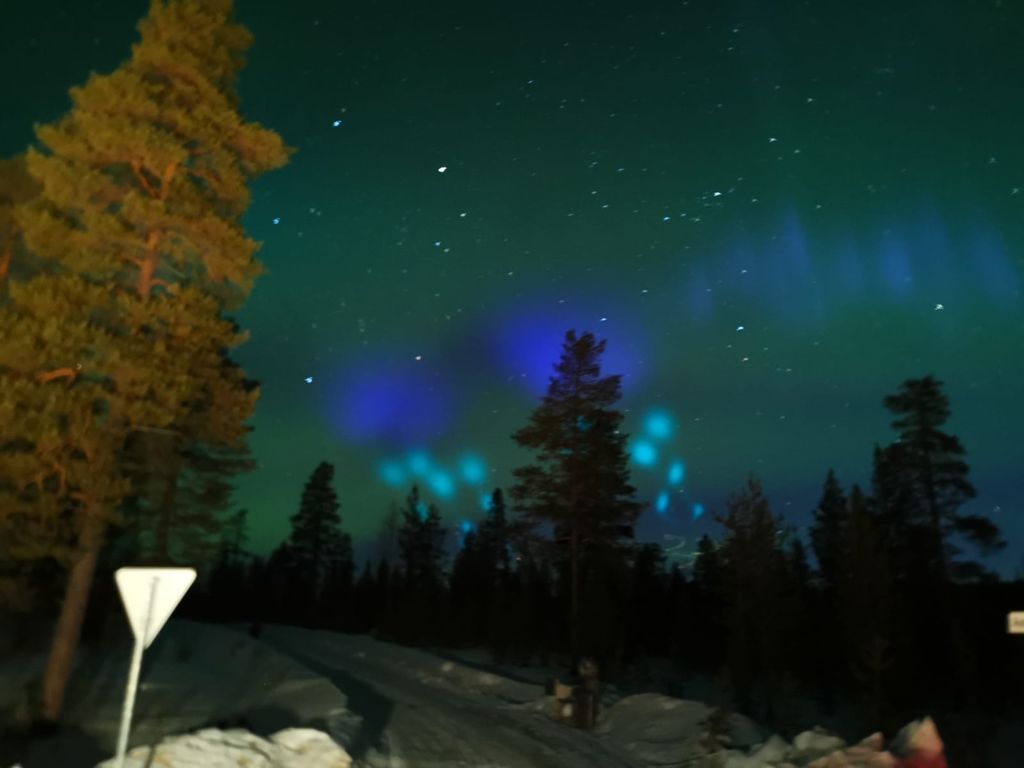 Mitä olivat oudot liikkuvat pallot Suomenkin taivaalla viime yönä? Kyseessä ei ollut ufo, vaan Nasan tutkimus