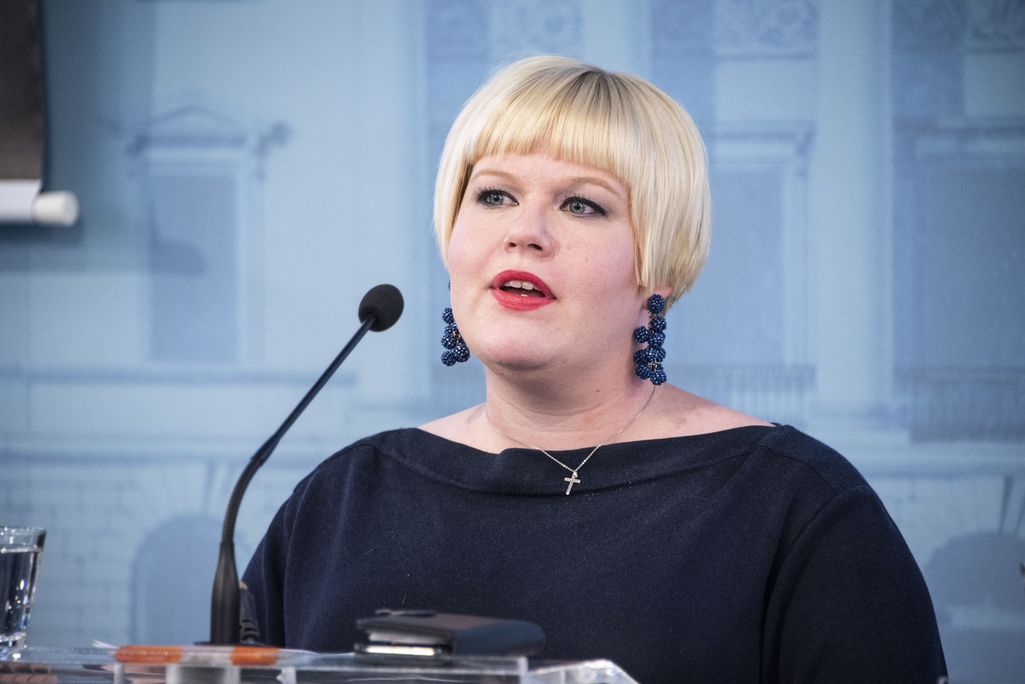 MT: Ministeri Saarikko suosittelee kuntia harkitsemaan nuorille kotiintuloaikoja