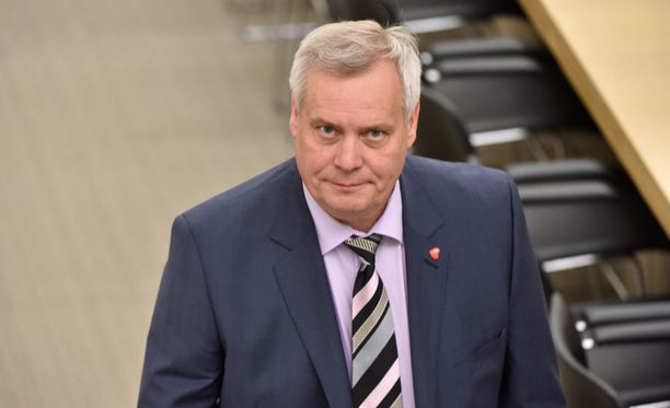 SDP:n puheenjohtaja Antti Rinne sanoo, että puolue lähtee hallitukseen vain uusien vaalien kautta.