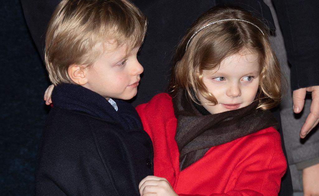 Monacon suloiset pikkukuninkaalliset varastivat huomion perinnejuhlassa – tältä Jacques, 5, ja Gabriella, 5, näyttävät nyt