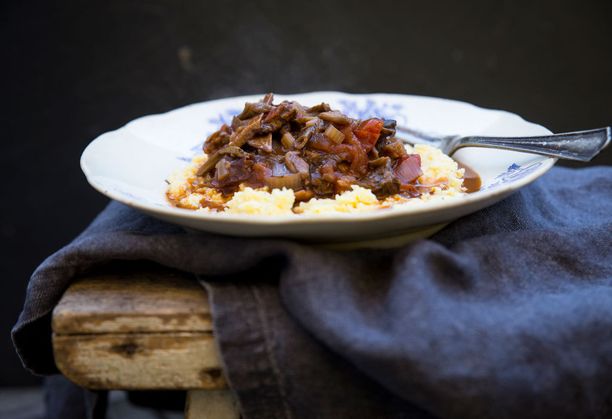 Sienihöystö ja kermainen polenta ovat täydelliset yhdessä