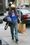 Bella Hadid on tuttu näky New Yorkin kaduilla. Tästä asusta häntä hädin tuskin tunnistaa.