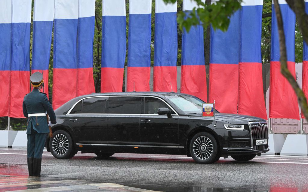 Putin sai uuden auton – Kestää rynnäkkö­kiväärin tulituksen