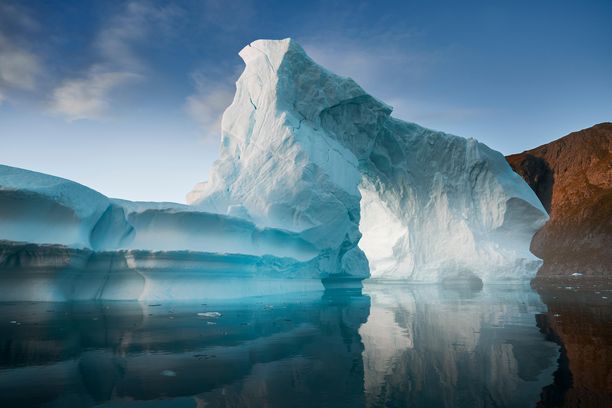 Grönlannissa sulanut jää on nostanut maailman merien pintaa. 