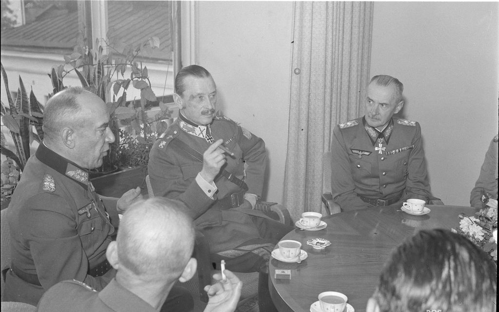 Tällainen johtaja Mannerheim todella oli – Ylivalta ilmeni jopa ruokapöydässä alaisten kanssa