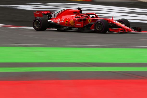 Sebastian Vettel ajoi paalulle 53. kerran urallaan.