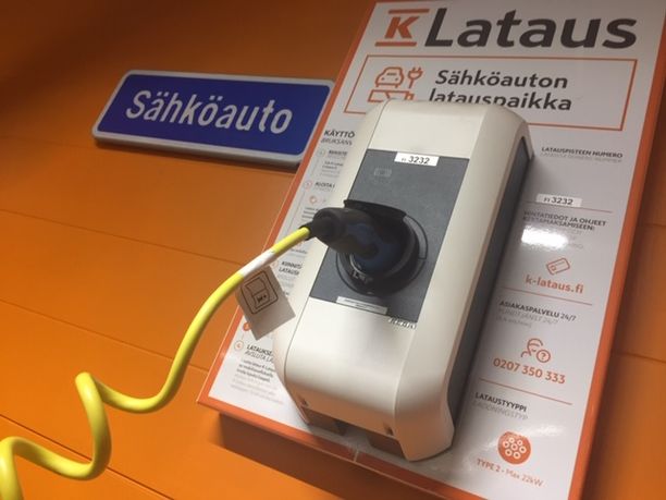 K-Lataus Nostaa Sähköautojen Lataamisen Hintoja 3.10. Alkaen