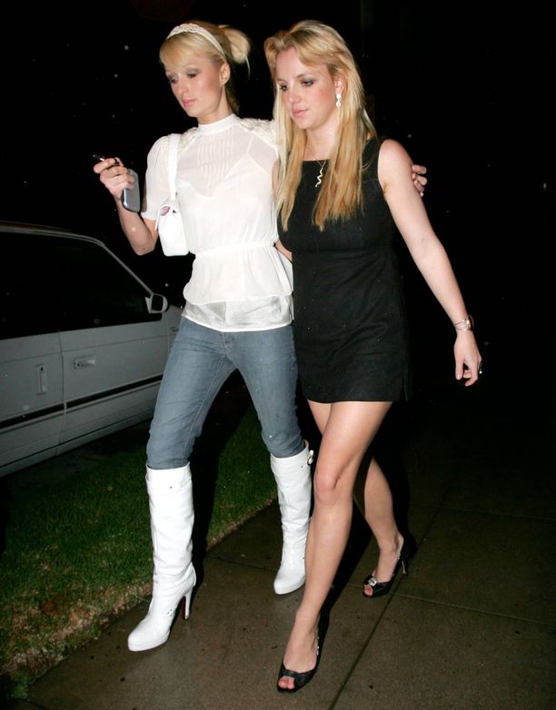 Paris Hilton ja Britney Spears juhlimassa vuonna 2006.