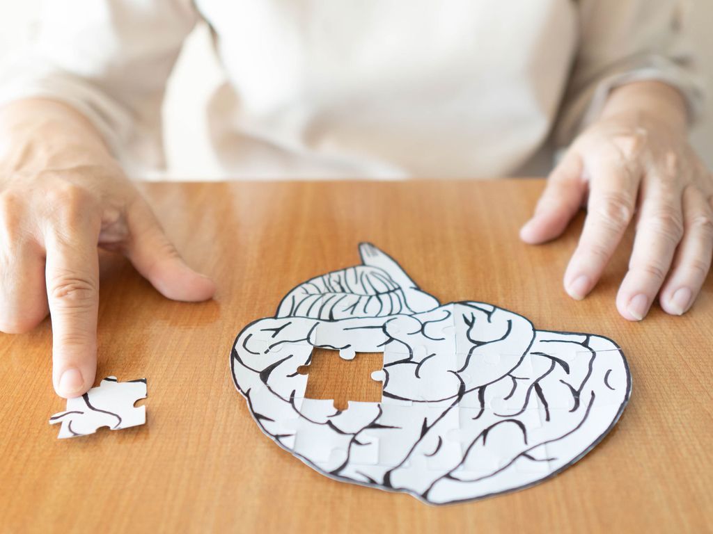 Etenkin ikääntyvien ihmisten kannattaa pitää huolta aivojensa hyvinvoinnista. 