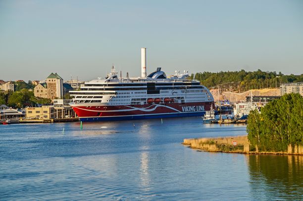 Tukholman ja Turun välillä on jatkossakin ruotsalaisia reittimatkustajia. Kuvassa Tukholman ja Turun välillä liikennöivä Viking Grace.