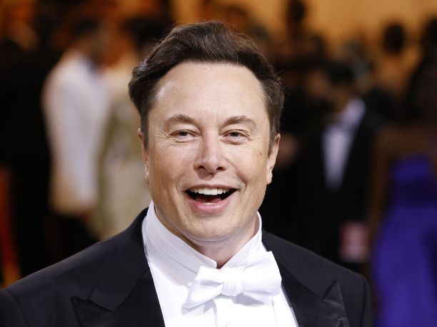 Elon Musk memiliki delapan anak, yang sulung meninggal saat masih bayi.  