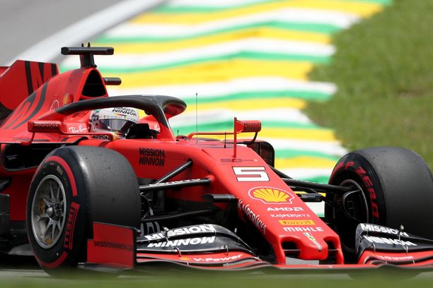Sebastian Vettel taisteli tasaväkisesti Brasilian GP:n paalupaikasta. 