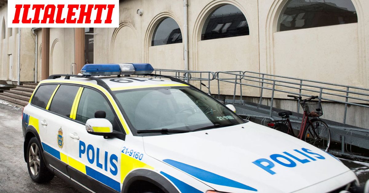 Humalainen Varasti Poliisiauton Poliisien Silmien Edessa