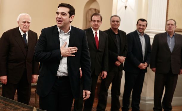 Alexis Tsipras vannoi pääministerin virkavalansa. 