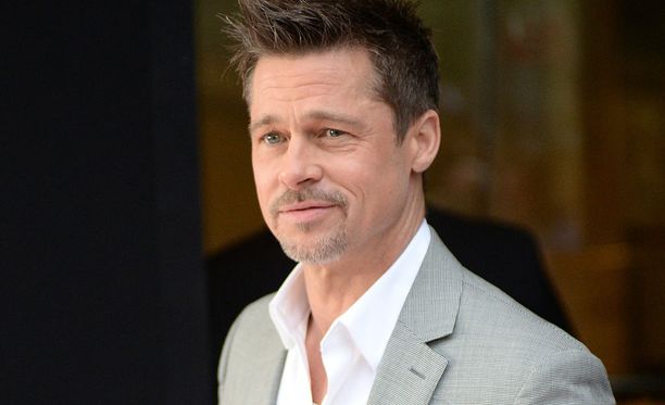 Brad Pitt erosi vaimostaan Angelina Joliesta vuonna 2016.