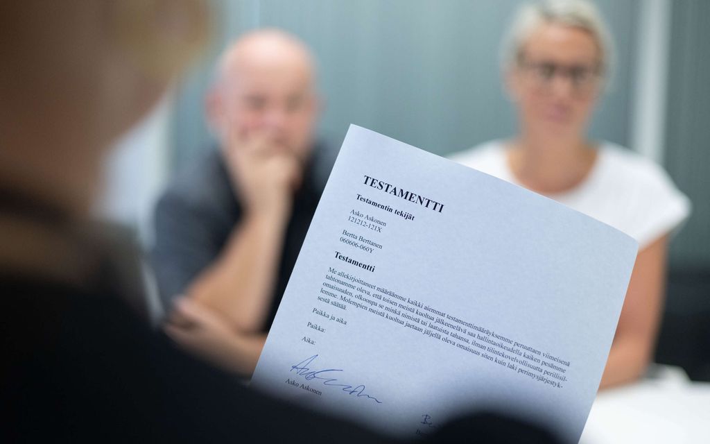 Äiti kuoli ja pojat surivat – Sitten isäpuoli veti esiin paperin, joka paljasti pöyristyttävän petoksen