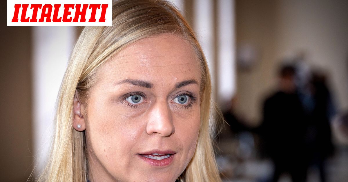 Elina Valtonen tuomitsee Turkin suurlähetystöön kohdistuneen ilkivallan