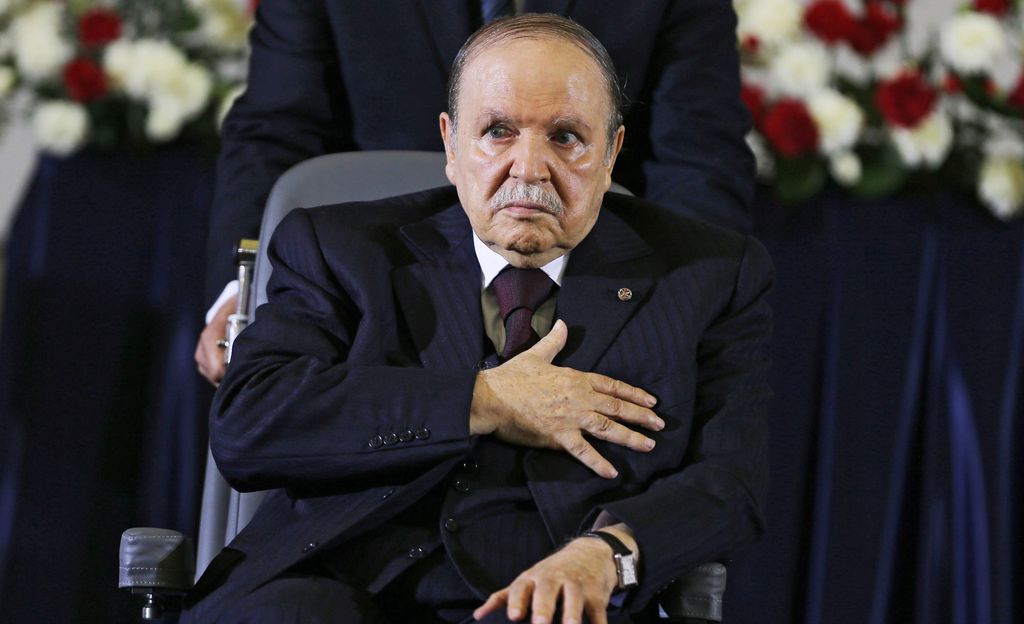 Algerian presidentti antoi periksi, ei asetu ehdolle uusiin vaaleihin